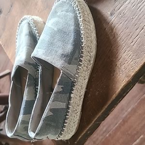 Splendid canvas shoe